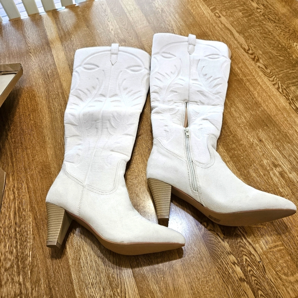 Women's White Western Boots, NIB, SZ 11